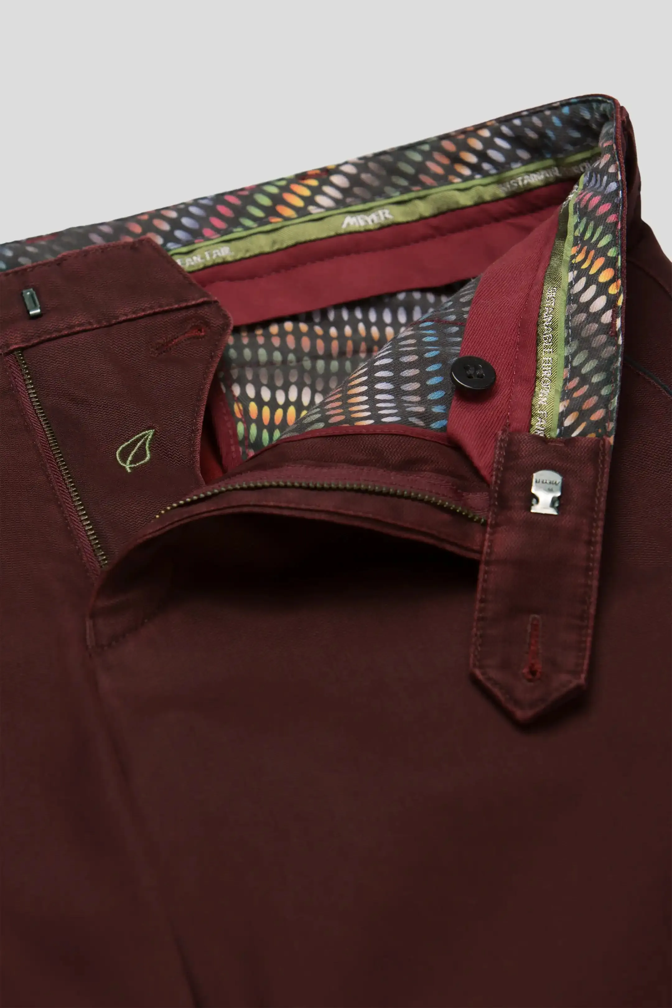 40% OFF - MEYER New York Trousers - 5617 Fine Texture Chinos - Bordeaux - Size: 32 SHORT