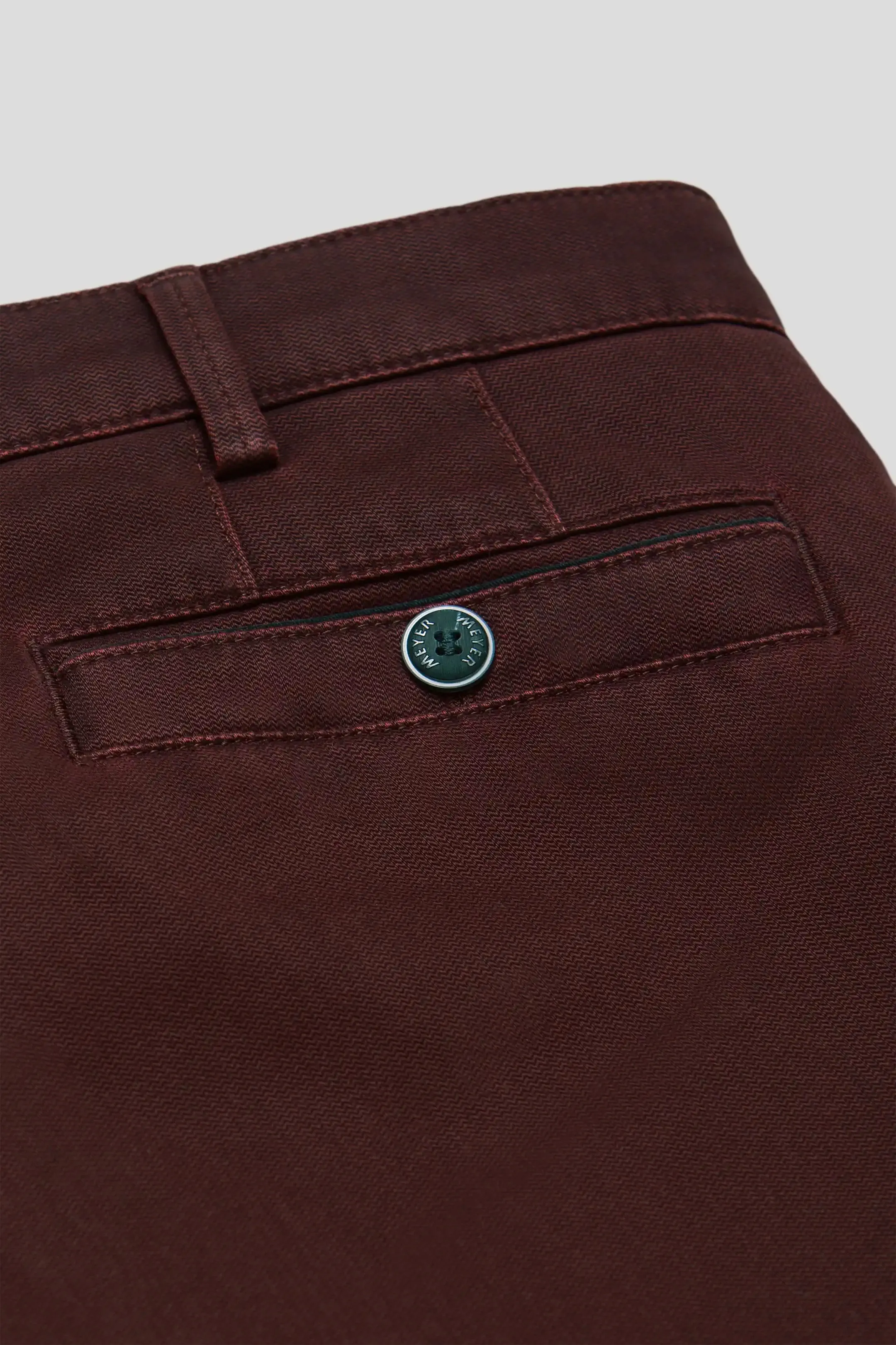 40% OFF - MEYER New York Trousers - 5617 Fine Texture Chinos - Bordeaux - Size: 32 SHORT