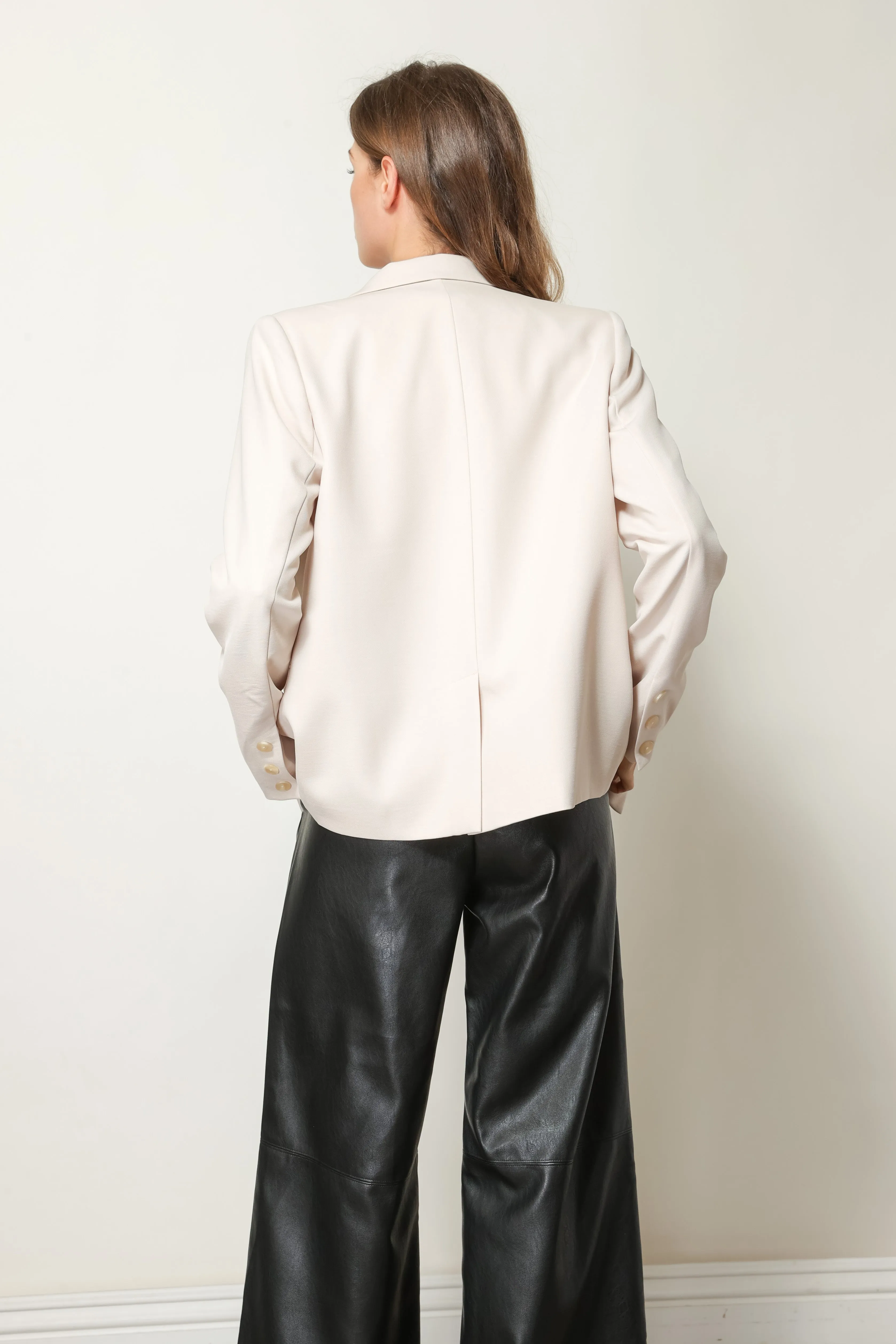 LESLIE BLAZER