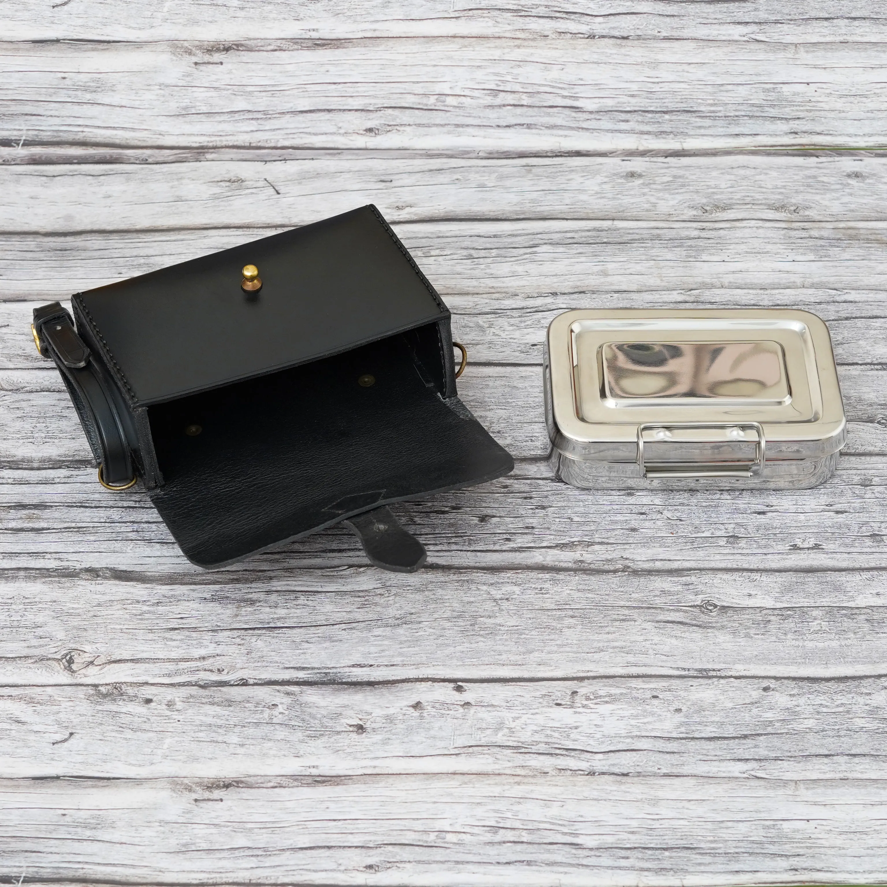 Stainless Steel Fox Hunting Sandwich Tin with Leather Case - Black